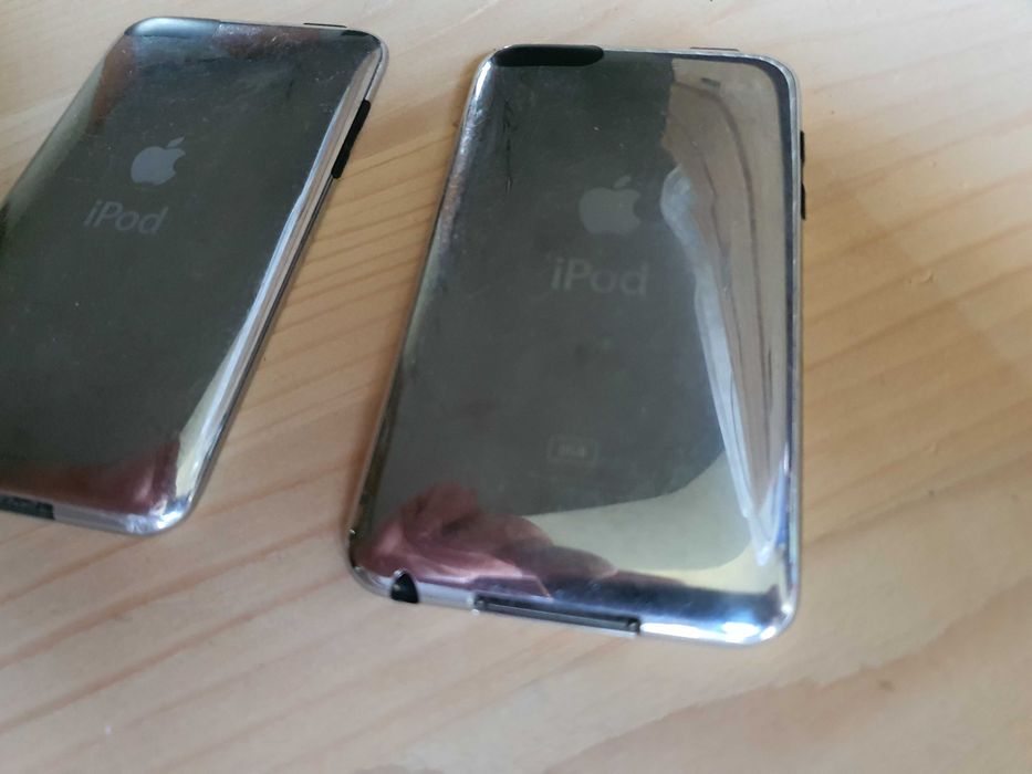 Doua Ipod Touch 8gb si 16gb Arad • OLX.ro