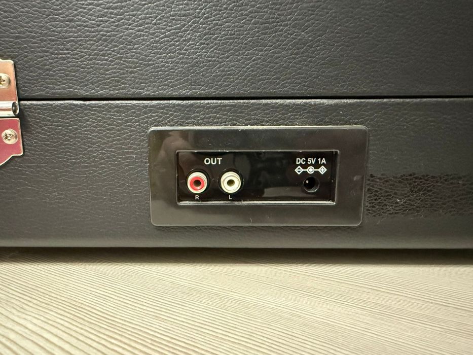 Виниловый проигрыватель