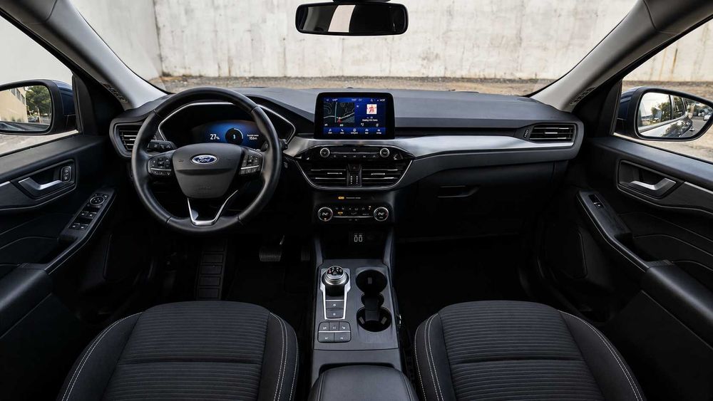 FORD Kuga 2021 — imagine 2