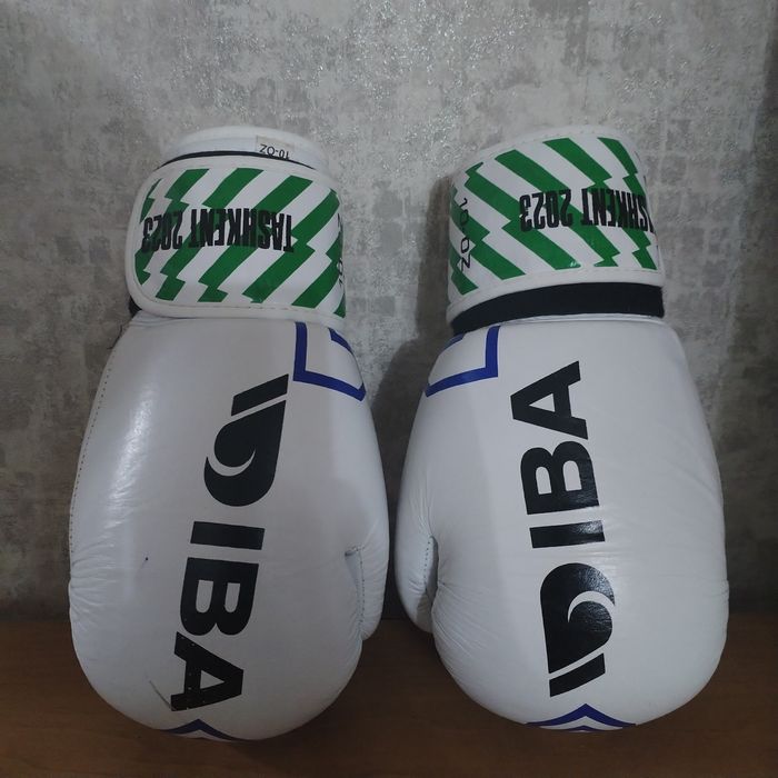 Боксерские перчатки