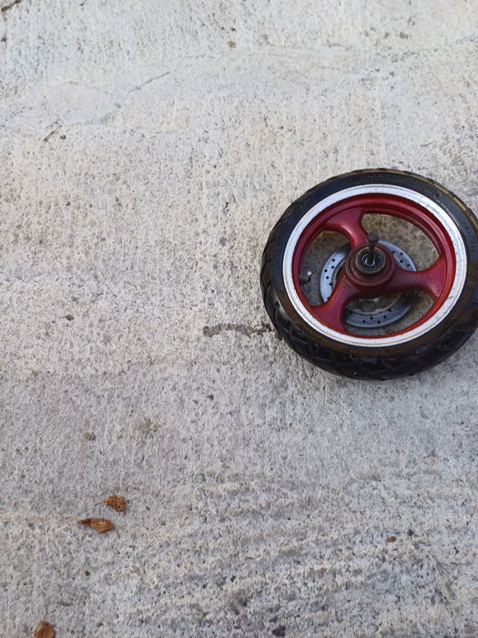 Комплект гума  и джанта за скутер