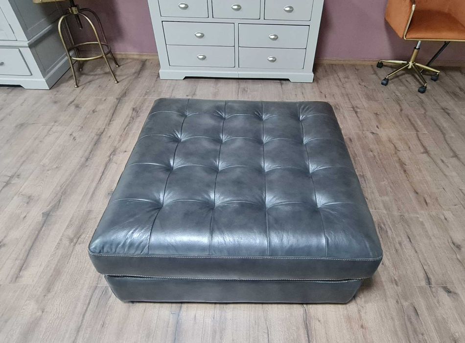 Голяма дизайнерска сива кожена табуретка