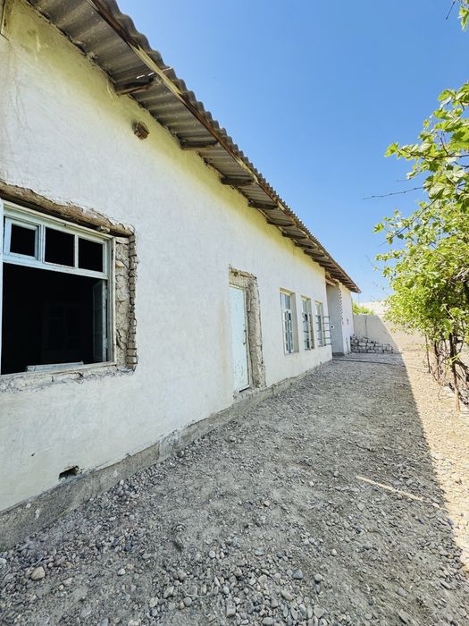 Hovli sotiladi tez va arzon