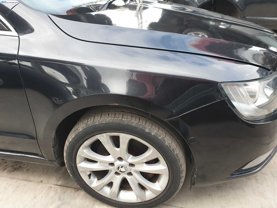 Aripa Dreapta Fata Skoda Superb 2 FL Facelift 2013 - 2015 Culoare Black Magic Pearl LF9R Cod 3T0821022A [Q0096]