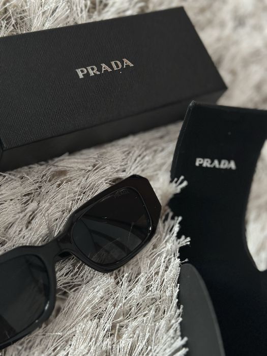 Ochelari de soare Prada negri - Nou, cu cutie