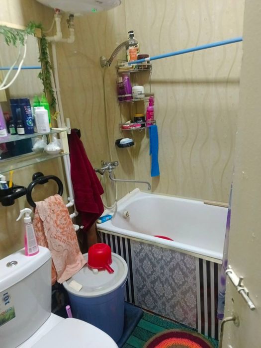 Чирчик 8 м/р 1х 38 кв/м Нархи 25.000$ Бош толов ва паспорт бн Ипотека