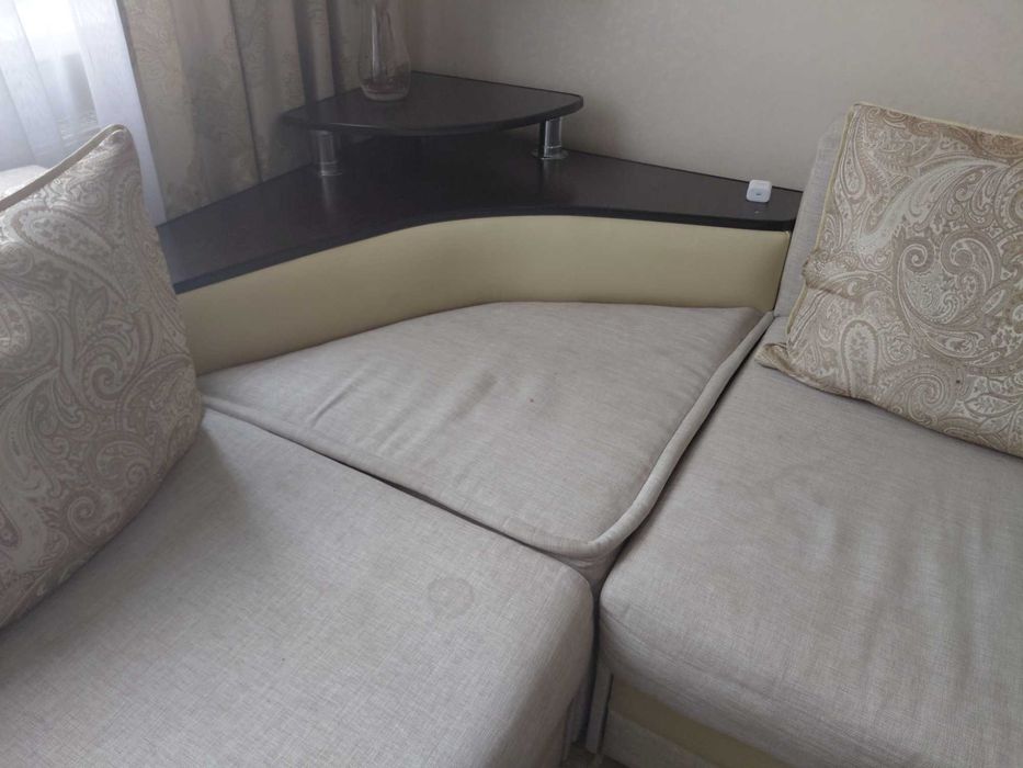 Мягкий уголок в гостинную