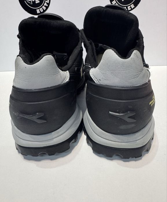 Мъжки обувки с метално бомбе DIADORA . Номер 45