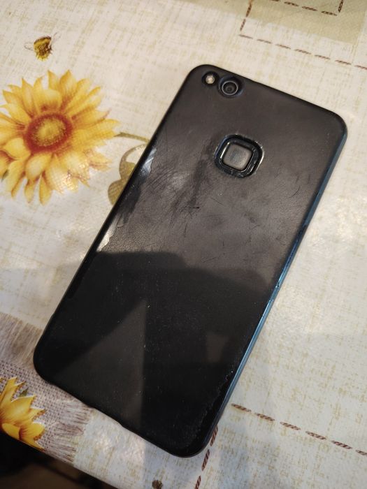 Продавам Huawei p10 lite