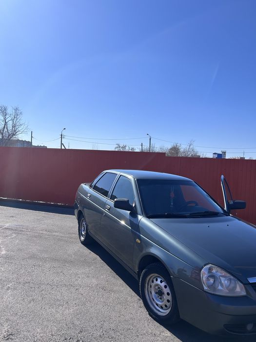 Продам Приору 2010год