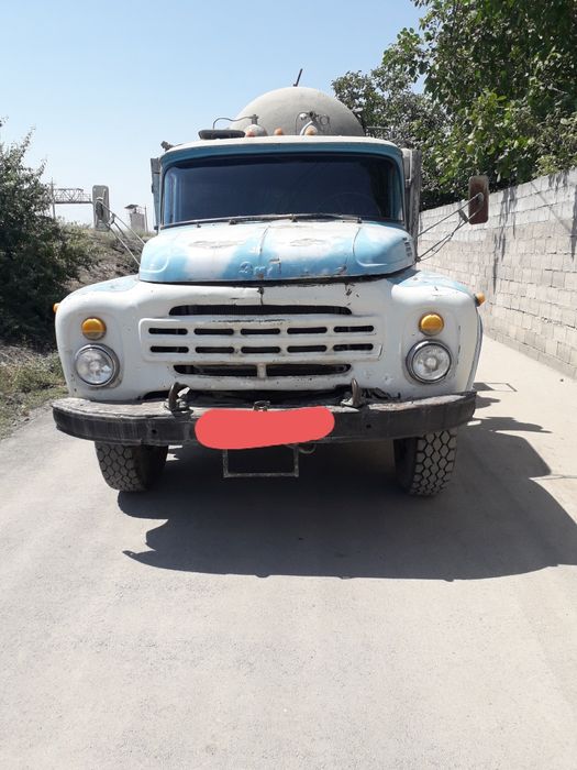 Зил цементавоз ишлаб турган мошина сотилади 1980 йил