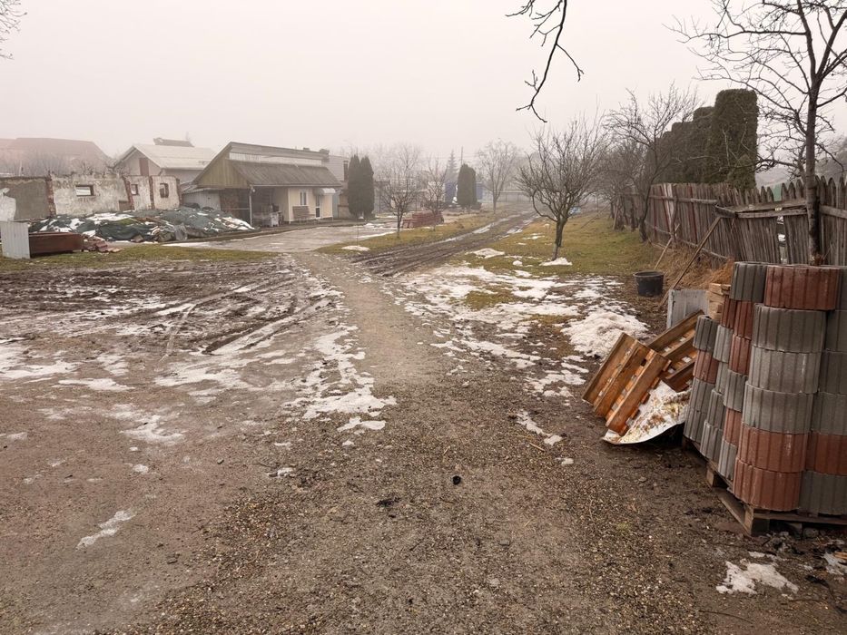 Teren de vanzare la 4 benzi