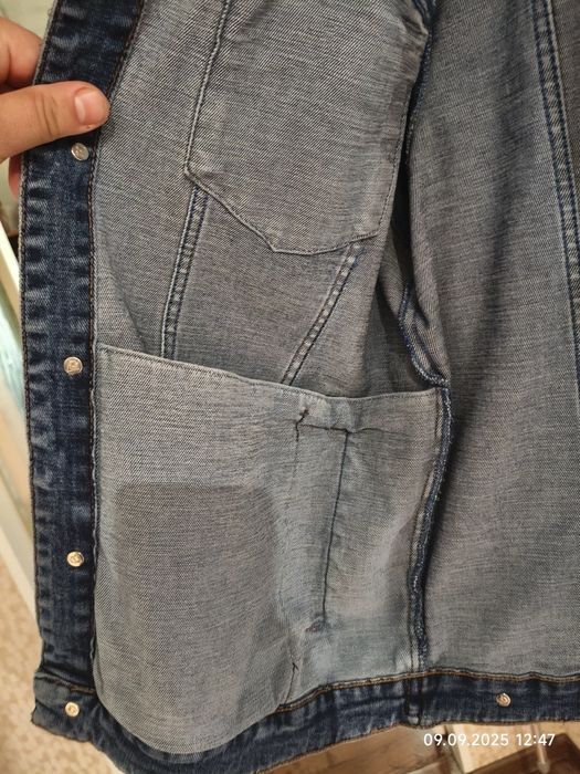 Продам джинсовую куртку 54 размер