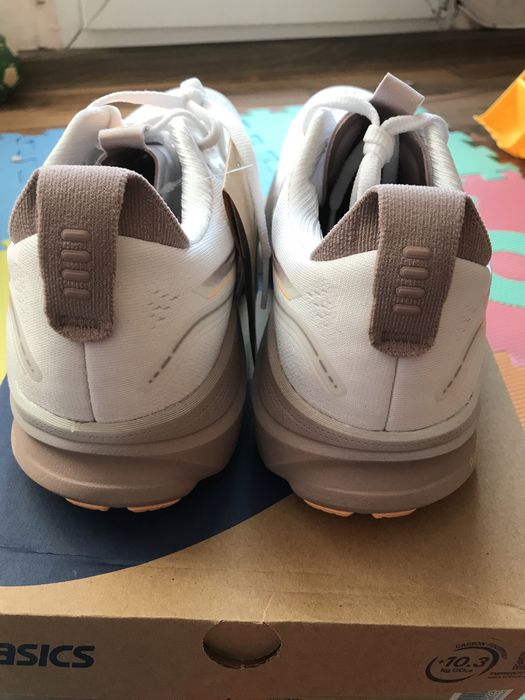 Оригинални дамски маратонки Asics Kayano 32