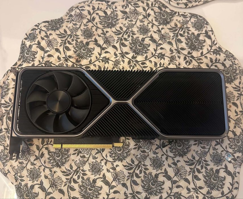 vand placa video NVIDIA 3080 Foundation