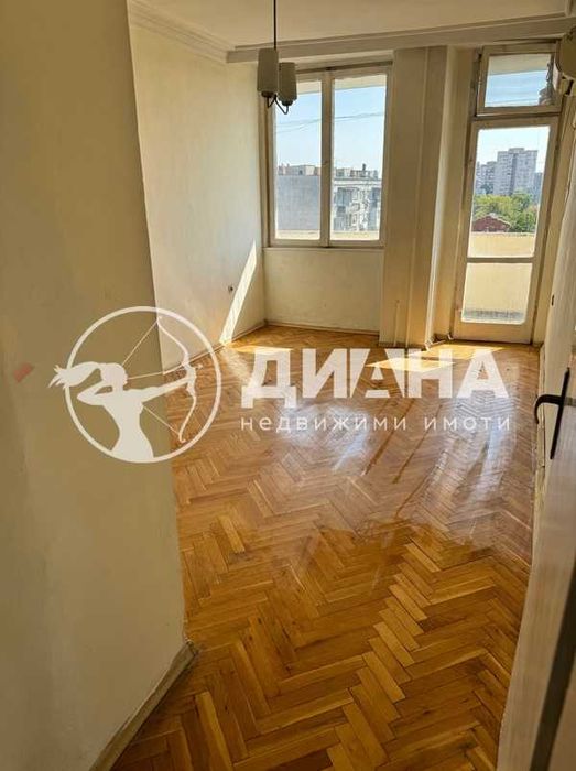 Продава се Тристаен апартамент в Пловдив, Кючук Париж - 104 кв.м за 1510 €/кв.м - Снимка #2