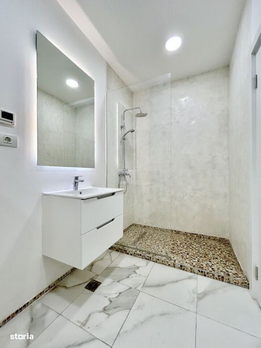 Apartament 4 camere | terasa | piscina | zona Herastrau