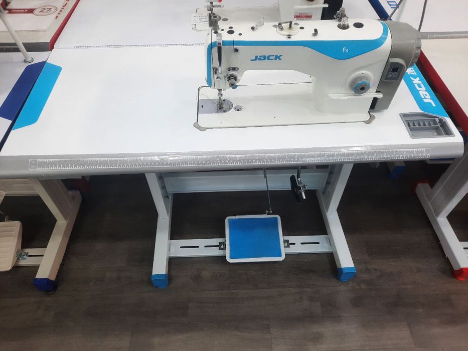 Tikuv mashinasi Jack F4