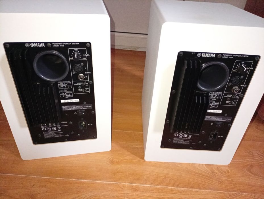 Monitoare de studio YAMAHA HS8 WHITE