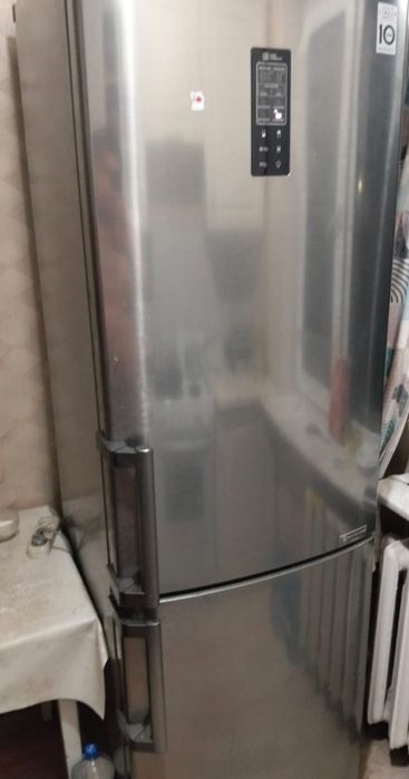 Холодильник LG в отличном состоянии