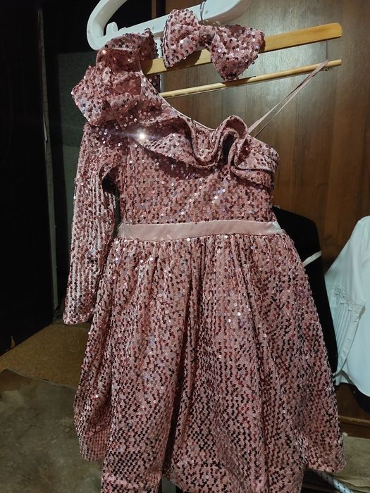 Платье на девочку