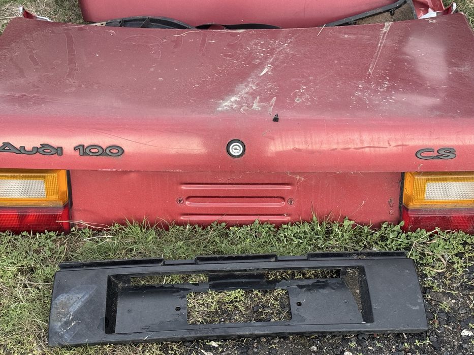 Двери ауди 100.