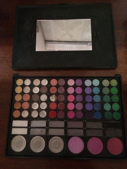 Профессиональная косметика.