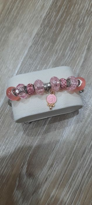 Браслеты  на руку