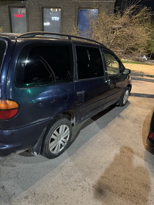Volkswagwen Sharan 1