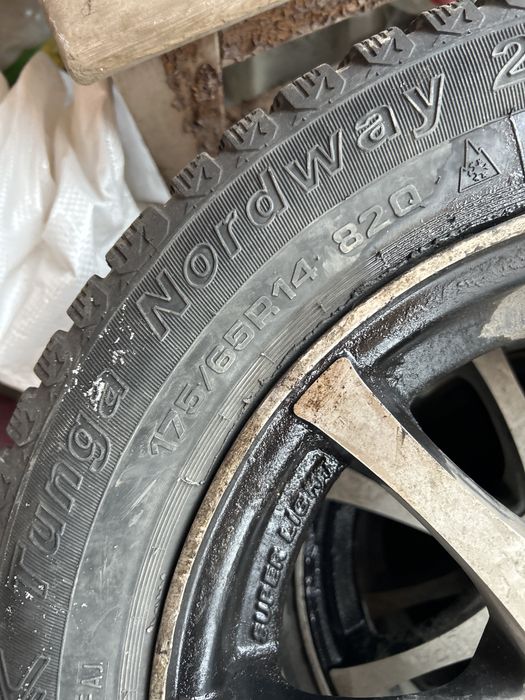 Продам Шины и диски 4 штуки