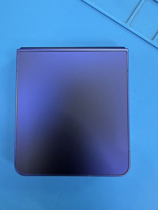 Samsung Galaxy Z Flip 7 Blue Shadow Impecabil