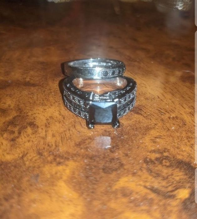 Продам кольцо привезено из Италии, эксклюзив