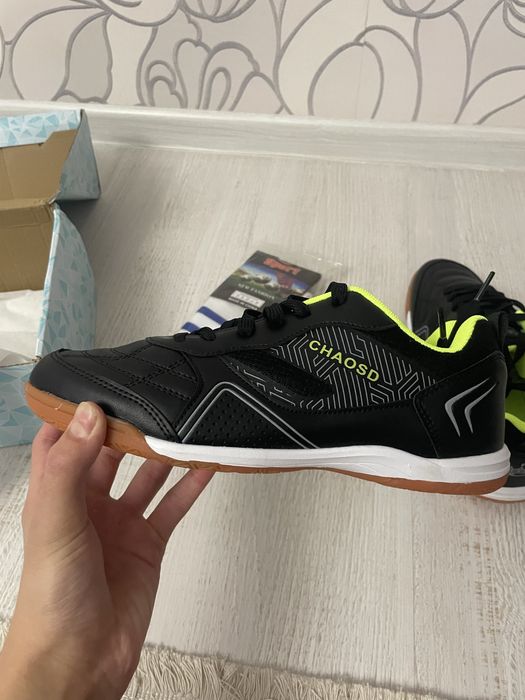 футзальные кросовки