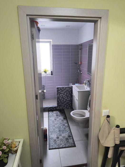 Vand apartament 3 camere zona 1 decembrie /Pallady
