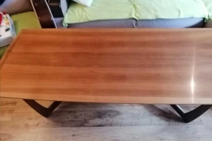 Продавам холна маса за кафе перфектна