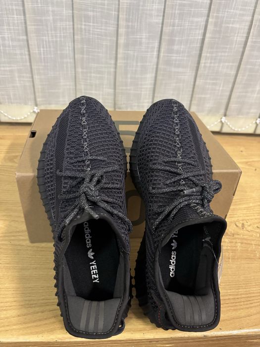 Yeezy 350 black