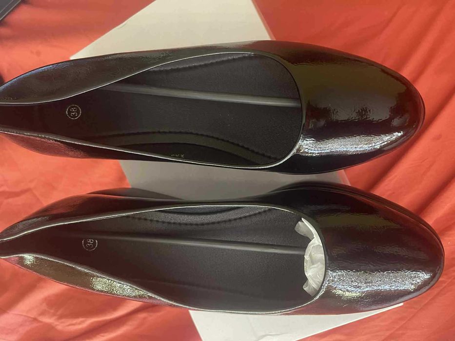 Нови обувки от еко кожа