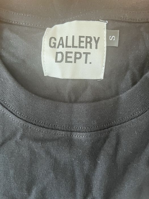 Продавам чисто нова блуза Gallery Dept