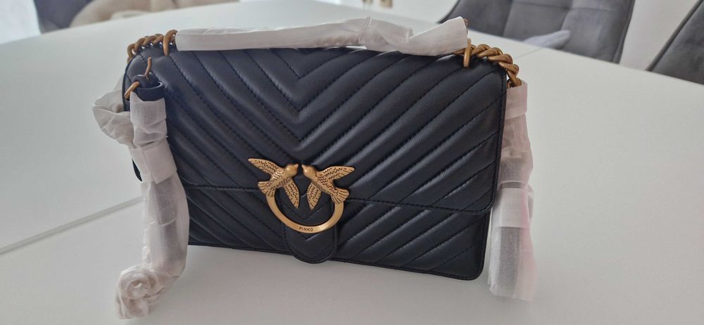 Черна кожена чанта Pinko