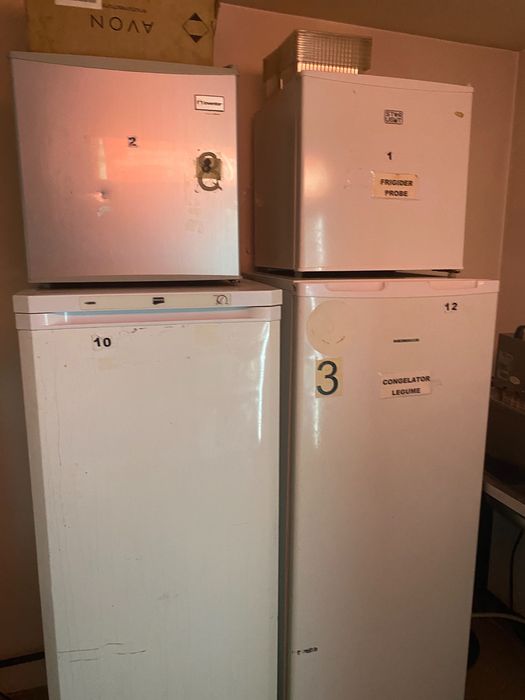 Vand congelator vertical