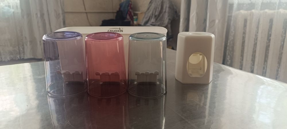 Продам органайзер для зубных щеток