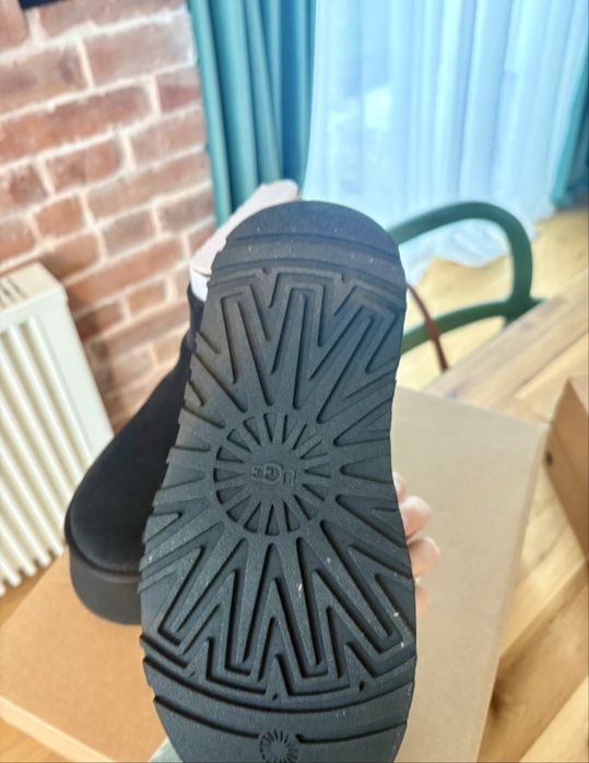 UGG Mini Dipper, noi, originale