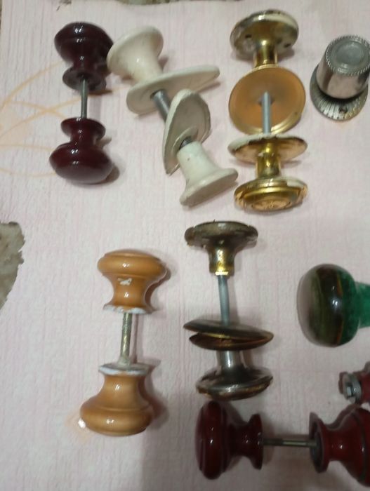 Продаю ручки для дверей