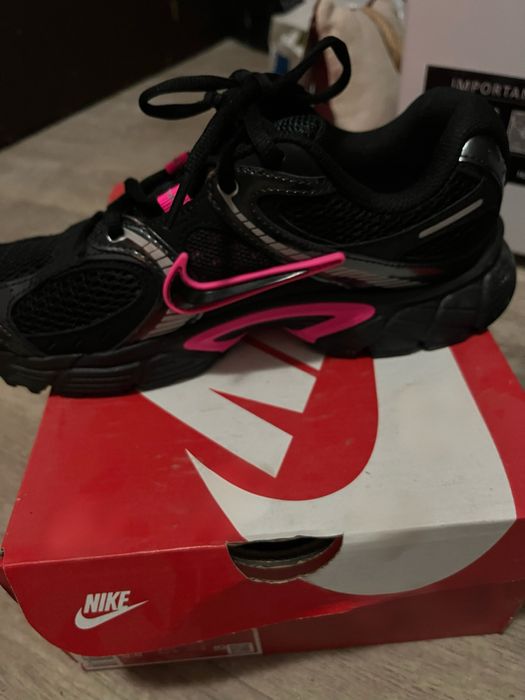 Nike черни с розово женски
