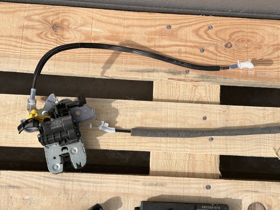 Автоматичен багажник AUDI A8 D5 комплект