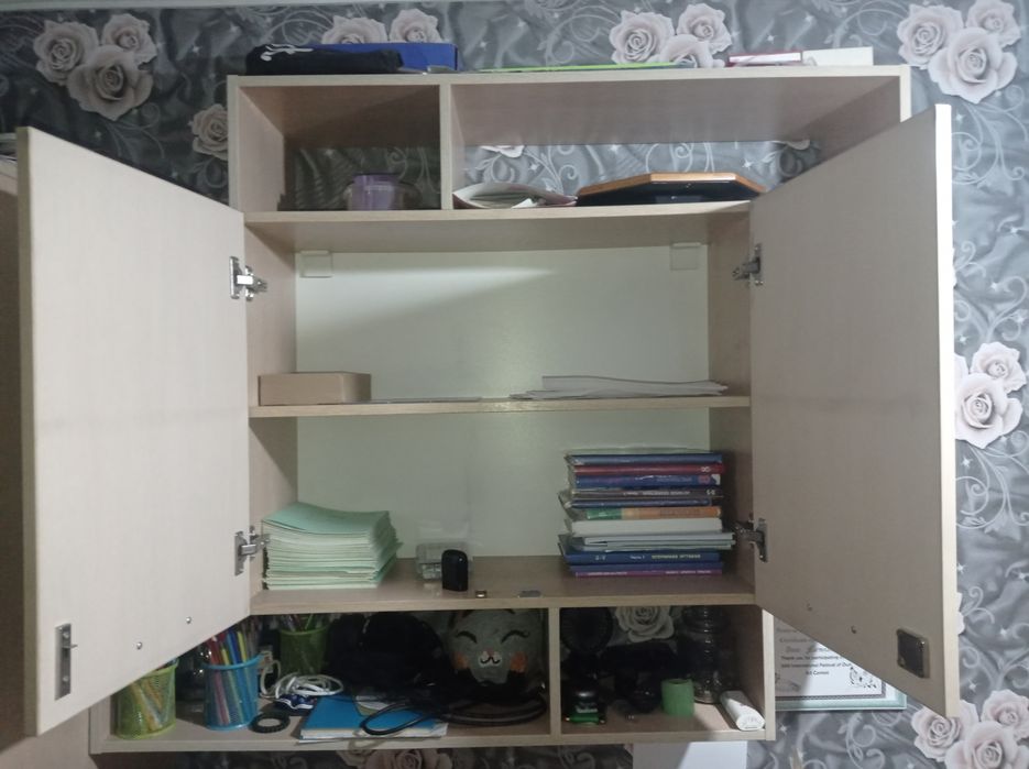 Полка для книг (подвесная)