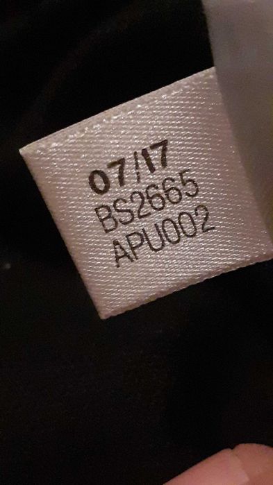 Pantaloni Adidas Performance si Adidas Originals