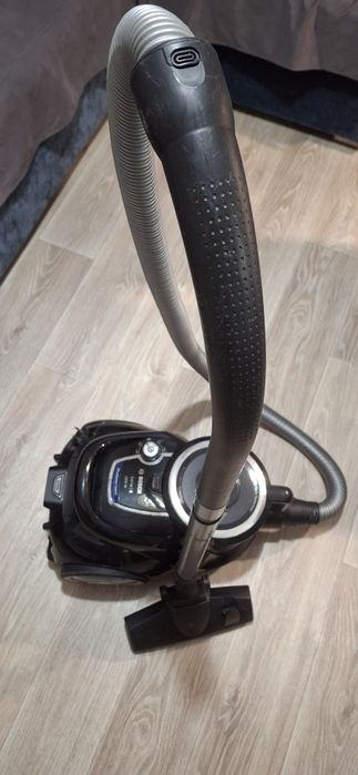 Продам Пылесос Bosch
