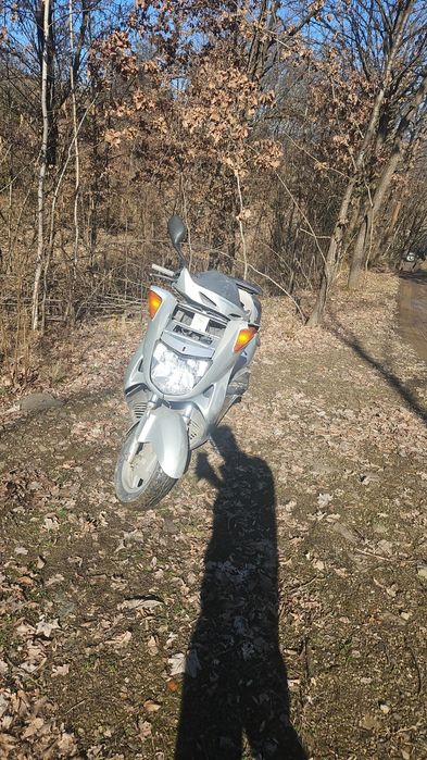 Vand scuter honda 150 2t