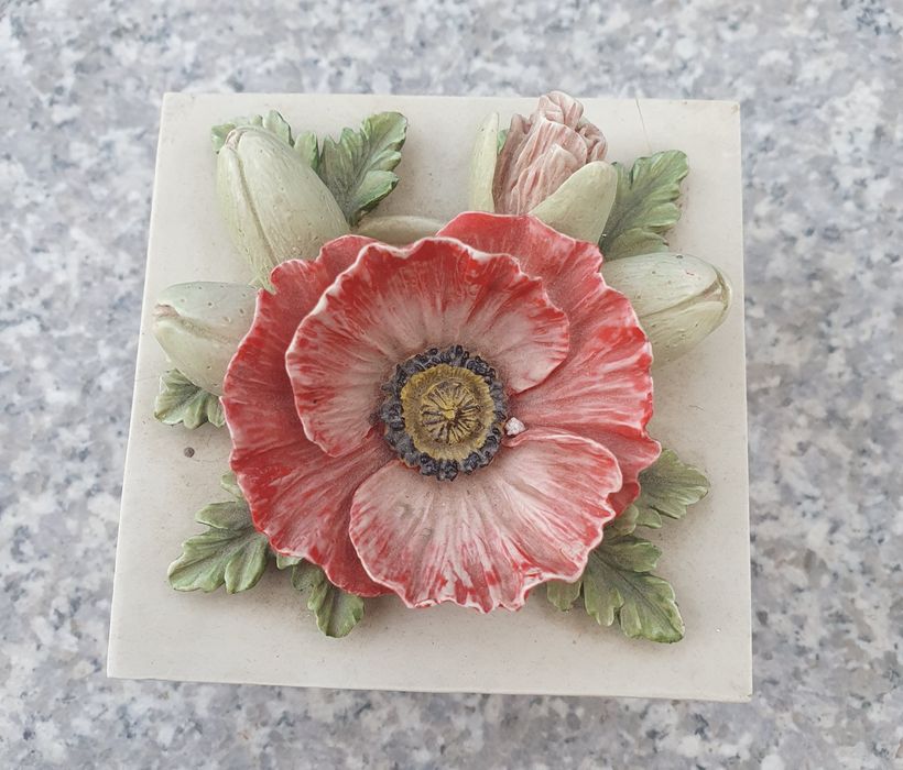 Cutie Cadouri turnata manual